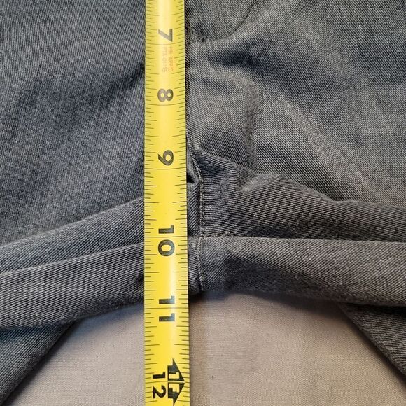 Early 2010s Volcom youth grey casual shorts - size 24/8 - Picture 5 of 10